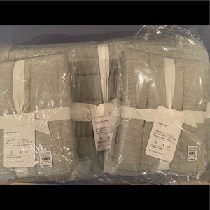 Pottery Barn King/Cal King Quilt and Shams